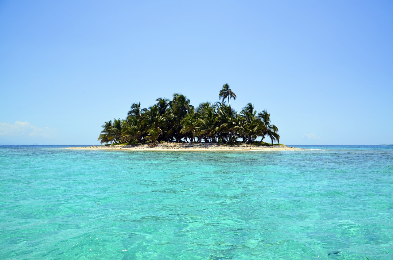 The Secret Lagoons of Fiji’s Mamanuca Islands